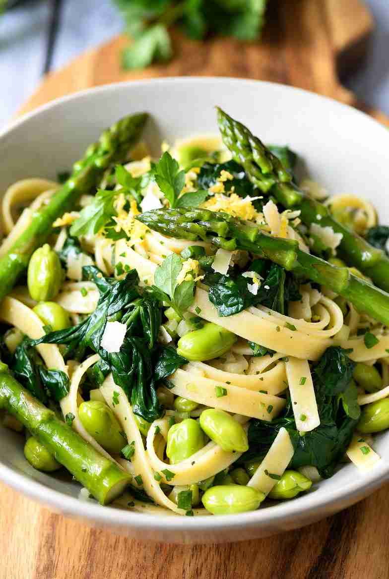 Lente Tagliatelle met Asperges Spinazie en Tuinbonen