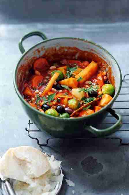 Winterse Stoof van Witte Bonen met Boerenkool en Karameliseerde Wortel